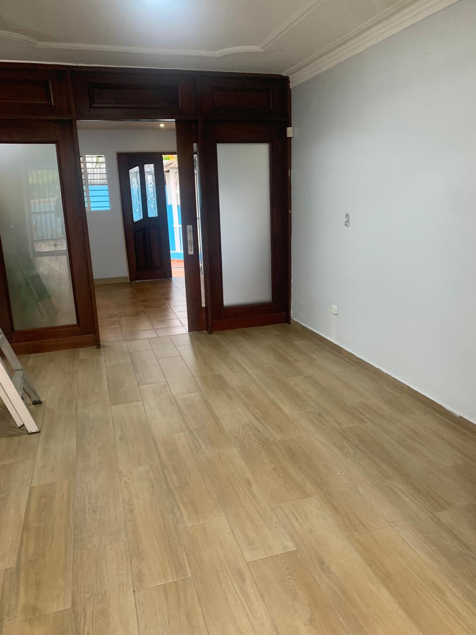 Residencia de Dos Niveles en Villa Olga, Santiago