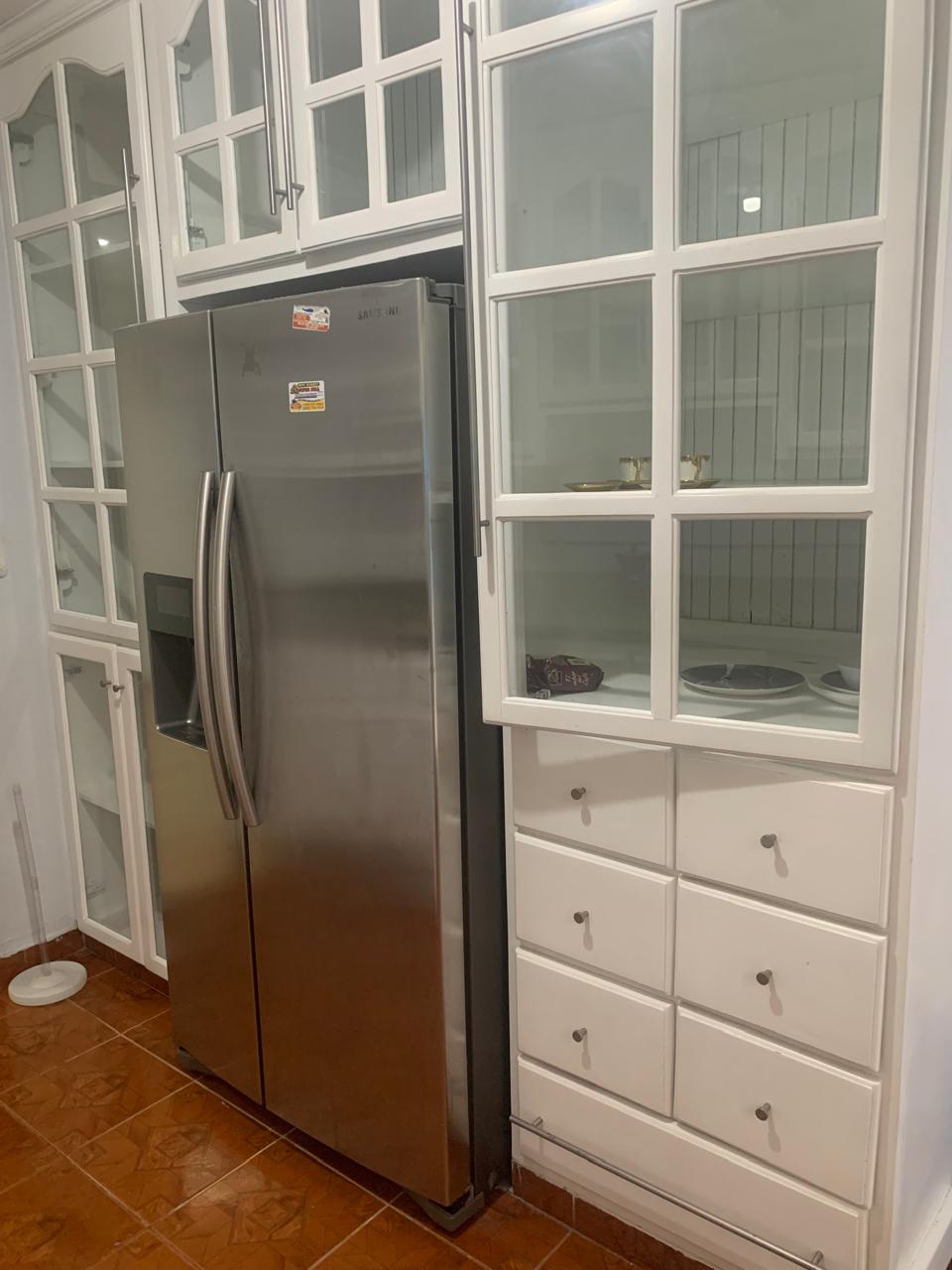 Residencia de Dos Niveles en Villa Olga, Santiago
