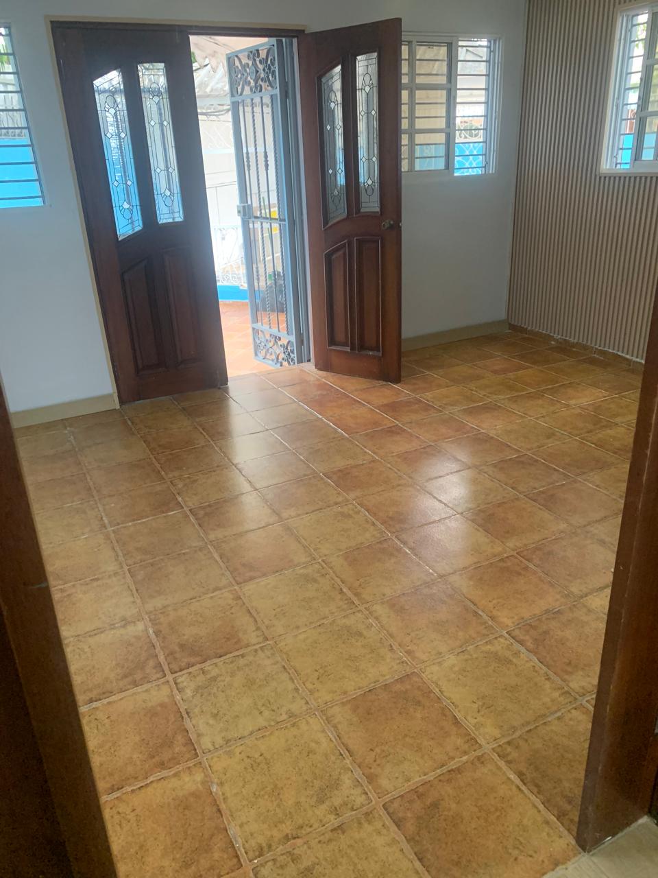 Residencia de Dos Niveles en Villa Olga, Santiago