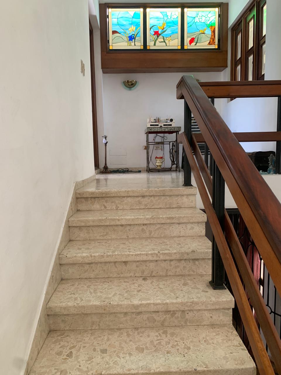 Amplia Residencia de Cuatro Niveles en Venta en Tierra Alta, Santiago