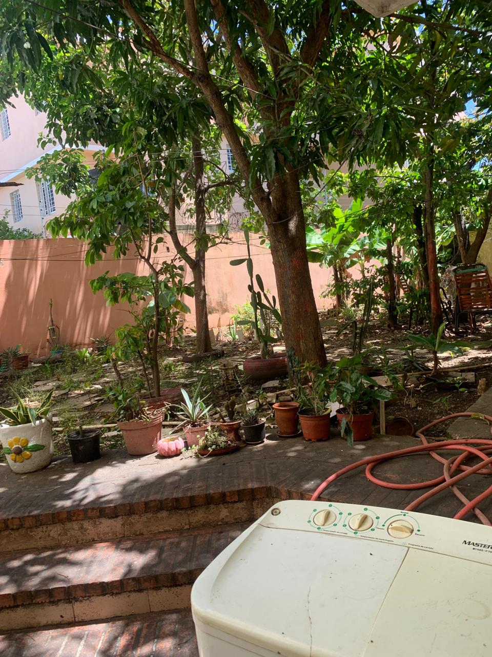 Amplia Residencia de Cuatro Niveles en Venta en Tierra Alta, Santiago
